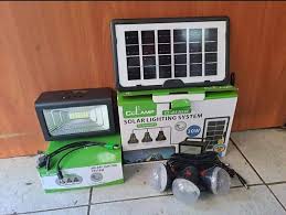 ✨️New in✨️🪄30W Solar Lighting System Cclamp CL-03 Solar Lighting Kit with 3 bulbs and 5 in 1 USB Cable Multifunctional Solar power bank🍂📌The solar kit has a 30W projector light, Power Bank function