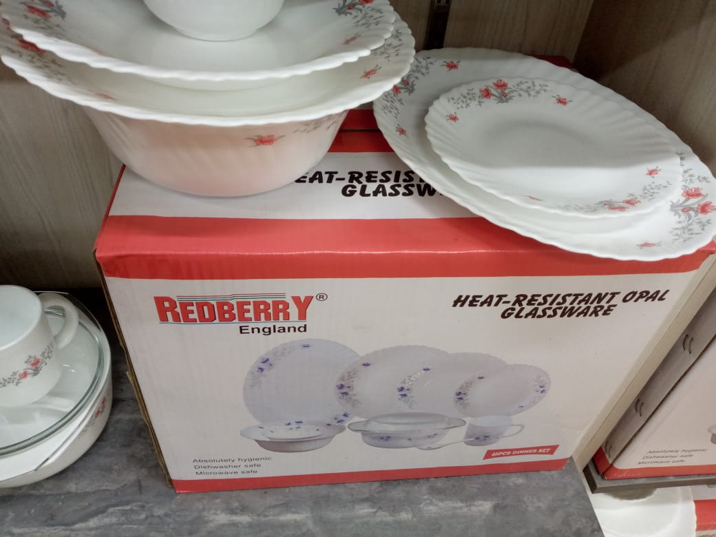 📍TOP QUALITY 📍Redberry 40pcs Dinner Sets.Redberry dinner sets typically include a variety of pieces such as dinner plates, soup plates, side plates, soup bowls, cups, and soup spoons.
– They may als
