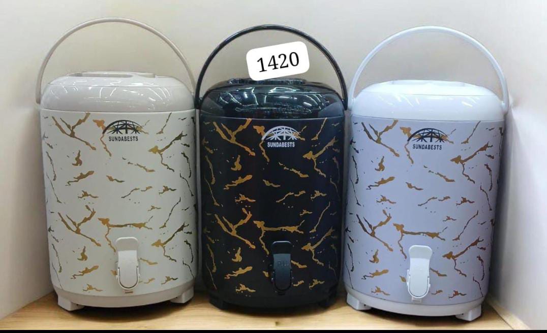 🔥🔥 Hot Deal‼️SUNDABESTS 9.5 Litres Stainless Steel Portable Flask Tea Urns.Concealed heating.
Keep water or tea warm/ hot
Colour: Silver body, Black,Yellow,Green or Brown top
9.5 litrres.