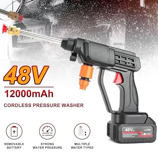 😎📍NEW IN📍Wireless Car Wash Spray Gun Machine With Portable Lithium Battery-green And Black.Lightweight & Portable
cordless power washer cleaner by rotating
easy to assemble, disassemble and carry