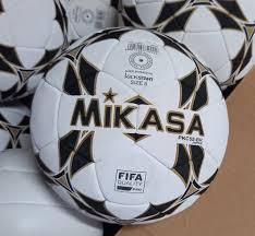 🍂✅️FIFA QUALITY ✅️Mikasa Orginal Size 5 Soccer Ball Black,Gold & White Football.Good wear resistance,resistant to kick
Long-term use can still maintain a good status
High-precision sewing and smooth
