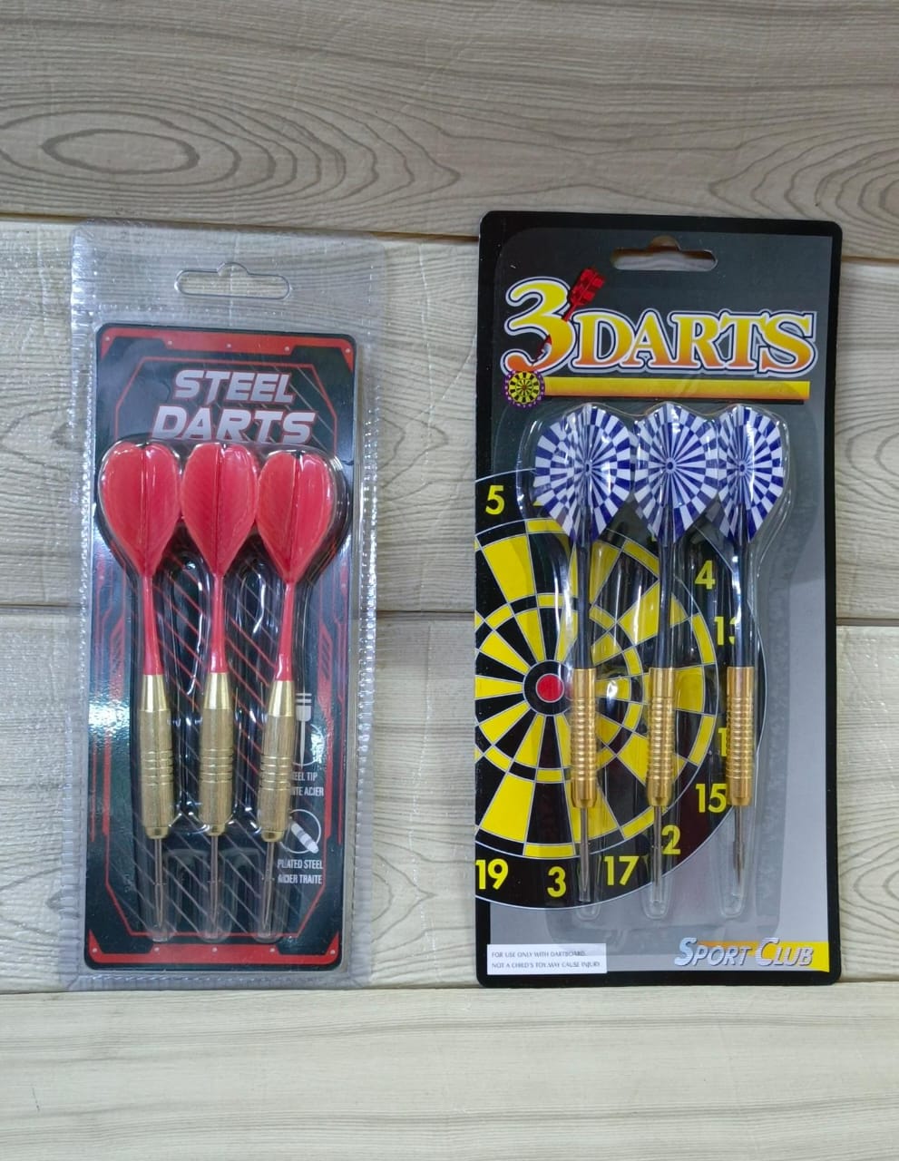 A Pack Of 3 Darts With Steel Tip (34g).Darts for dartboard pack includes 3 steel tip metal darts.
 Darts are perfectly weighted at 34gms for superior precision and finesse.
Use with wall protector for