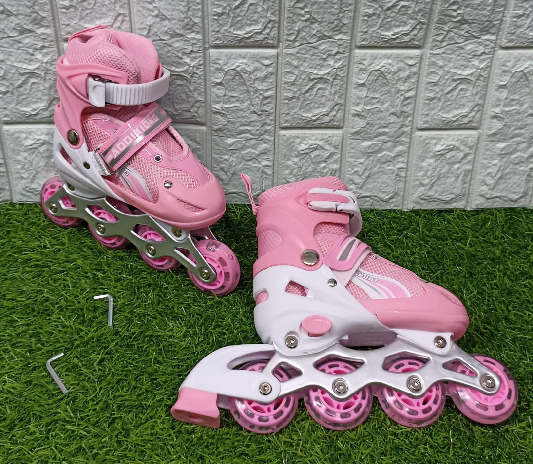 ✅️SUPER QUALITY ✅️Roller Speed Skating Shoes.Adjustable roller skates shoes
Protective lining in the skate shoes. 
Comfortable lights in the wheels for security purposes