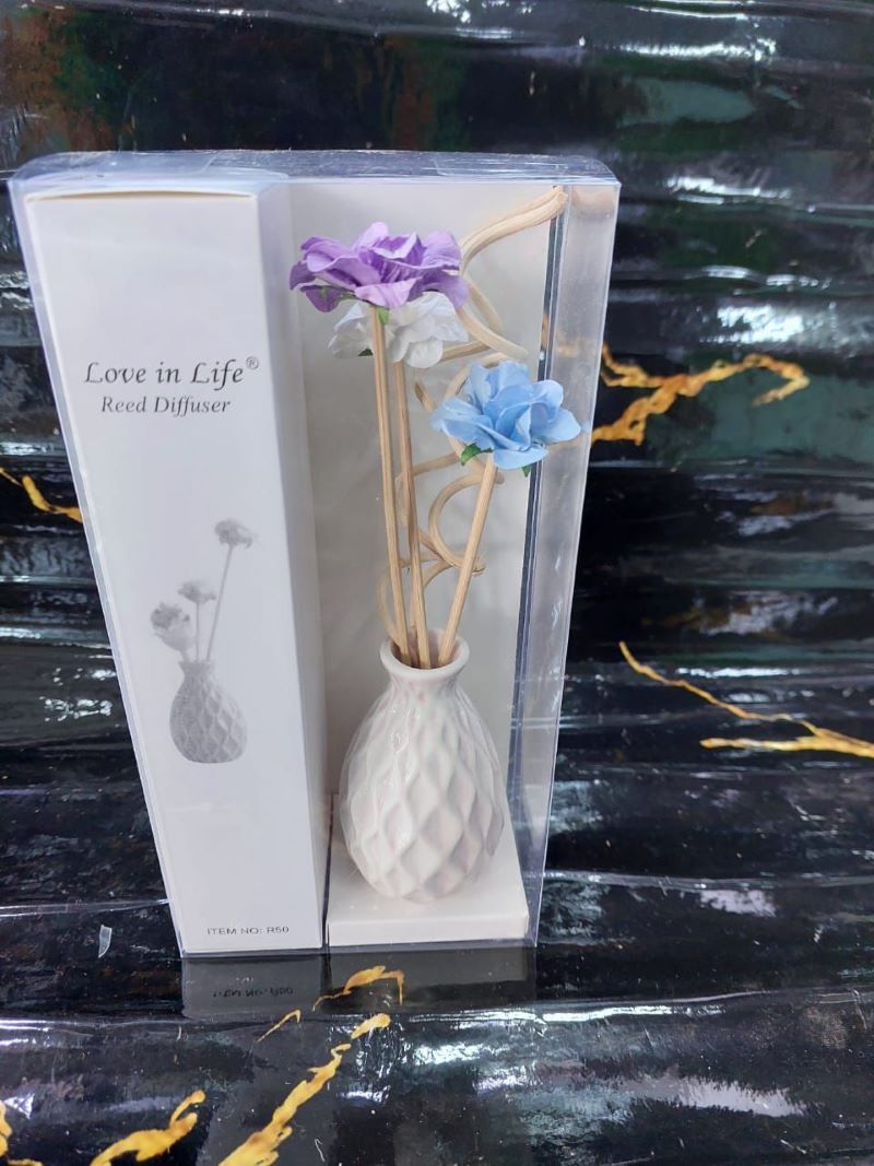 Decorative Flowers & Ceramic Vase Reed Diffuser - 50ml Long Lasting Essential Oil - Ideal for Home, Offices, Toilets, Bathrooms