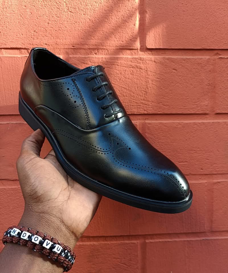 New Arrival Classic Designer Mens Official Genuine Pure Leather Shoes,Comfortable Durable and Strong Soles,Easy to Pair and Good for all ages,with Laces