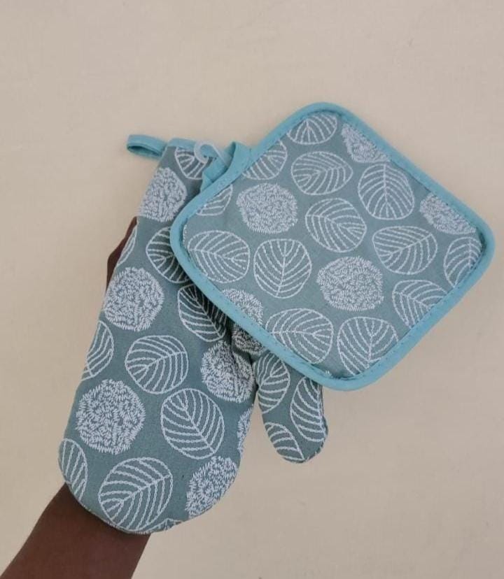 HeatShield Cotton Oven Mitts – Insulated Comfort & Protection for Every Kitchen Task!, Good gift for your baking friends and family