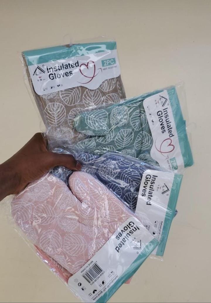 HeatShield Cotton Oven Mitts – Insulated Comfort & Protection for Every Kitchen Task!, Good gift for your baking friends and family