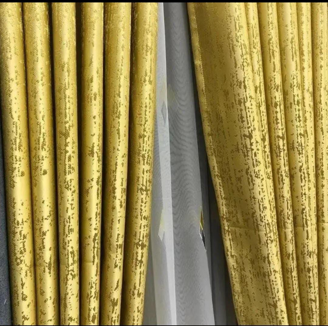 ☀️☀️☀️3 pc Marble & velvet curtains 
🍂🍂2 PC's Curtains 1.5  each
🍂🍂 Sheer 3m 
🍂🍂 Height 2.5
💫