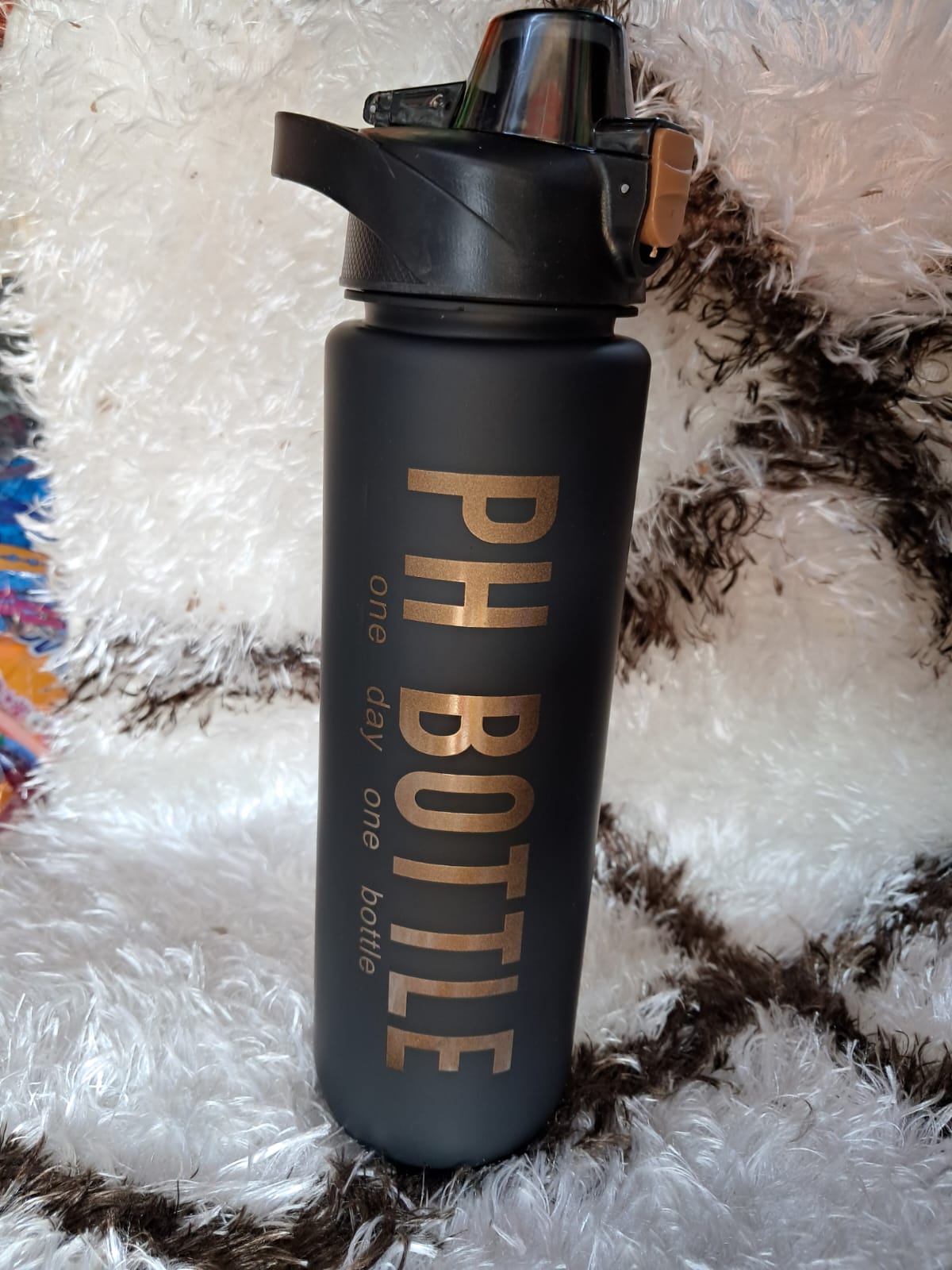 PH bottle, Made of eco-friendly food grade material, water bottle is 100% BPA FREE, non- toxic, odour free, reusable, durable, 100% leak proof