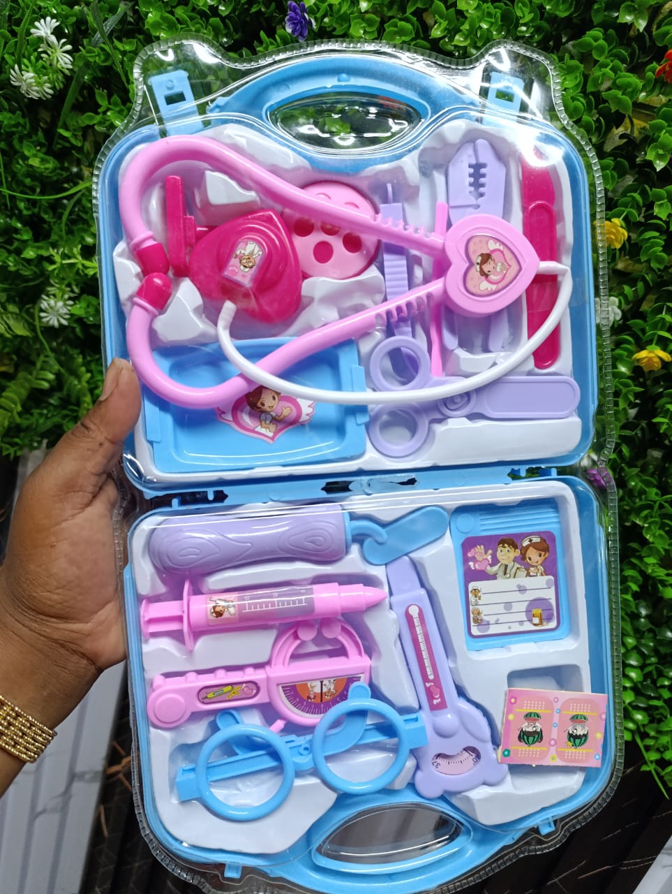 😎🎈😇💫Kids pretend doctor set Doctor Kit Set Doctor Pretend Role Play Equipment Nurse Case Box Toy Gift for Kids Toddlers Boys Girls.
kit is perfect for your little girl or boy being familiar with c