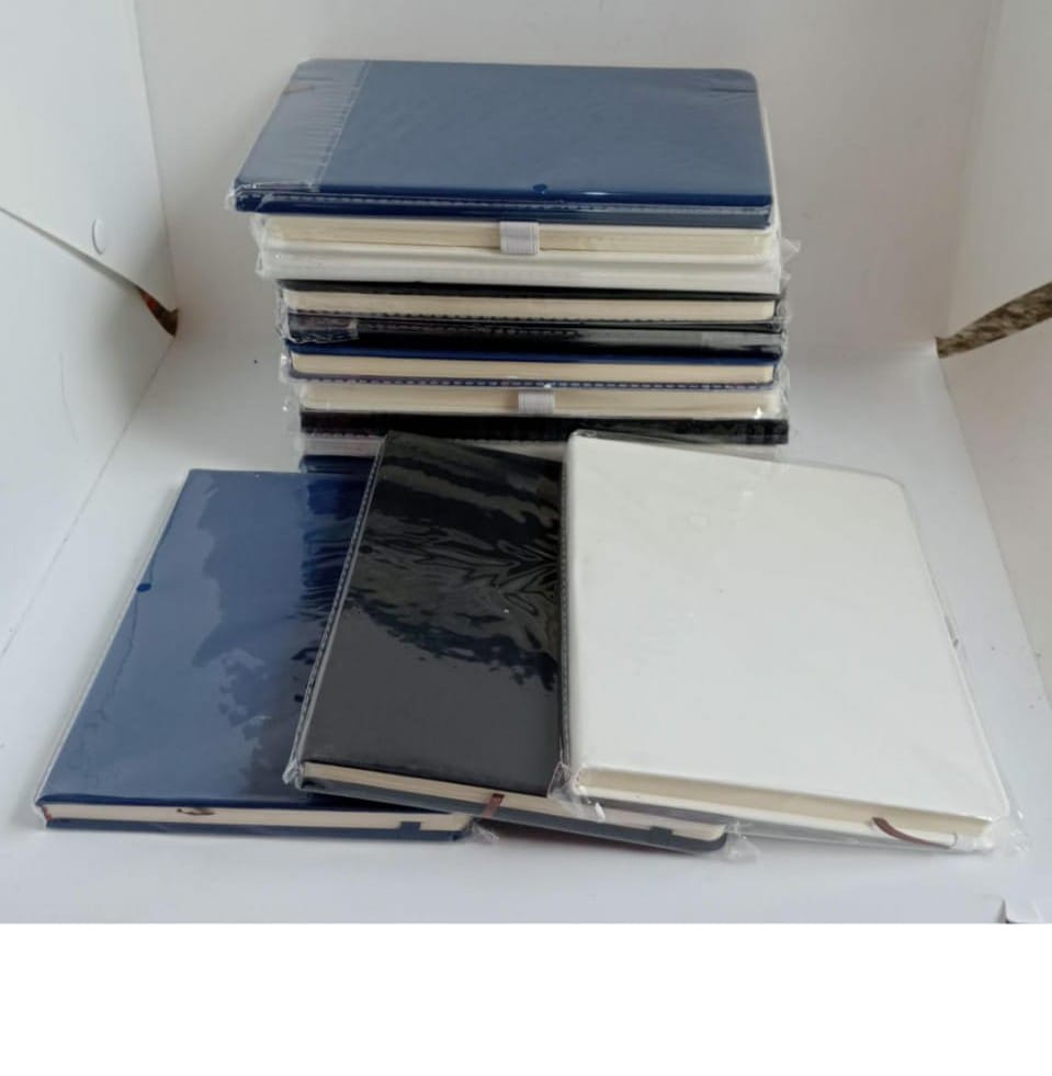 😚😚 BUILD LONG LIFE MEMORIES 🥳🥳 New Elegant A5 Diary/notebook planner for your year. Made of top quality material paper which displays a clear writing. Light in weight