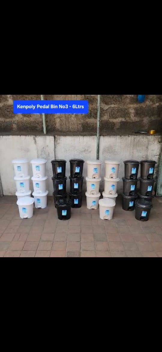 Kenpoly Pedal Bin No3 – 6 L
Hands-Free Convenience for a Cleaner Space!
Keep your home or office tidy with the Kenpoly Pedal Bin No3. With a 6-litre capacity, this compact bin is perfect for bathrooms