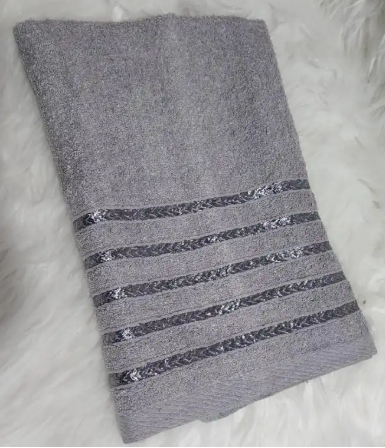 Medium Bath Towel - Soft, Absorbent, Quick-Dry Cotton Towel for Bathroom, Shower, and Travel Crafted from 100% Premium Cotton for Exceptional Softness, Absorbency, and Durability