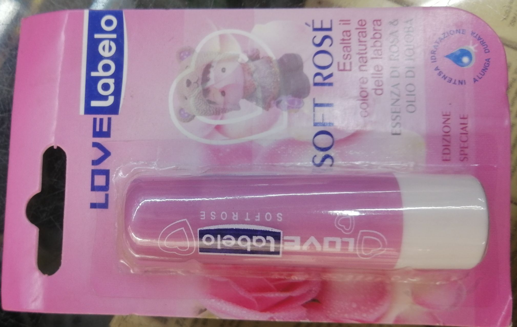 Love Labelo  Lip Balm Classic Care Lip Protectant / Sunscreen. It soothes, heals & protects. Trusted relief for dry, chapped lips Love Labelo Lip Balm Strawberry