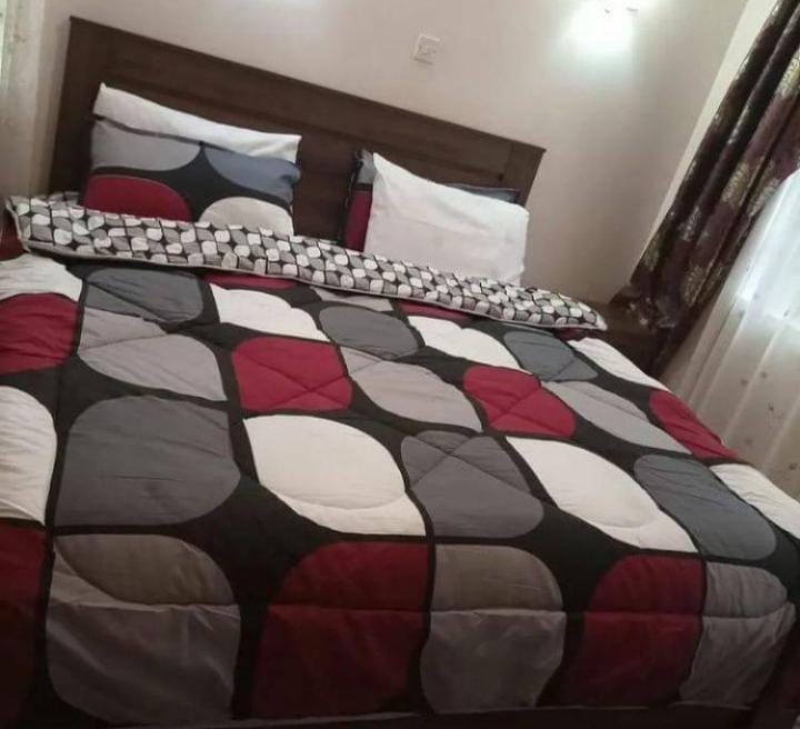 Quality Duvet one sheet two pillowcase