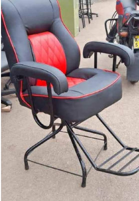 KINYOZI CHAIR Quality Kinyozi Chair barber chairs plus FREE 1pc Shaving Gown, best deign locallymade kinyozi chairs showcasing unique design