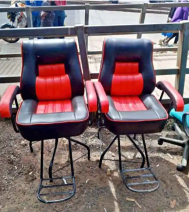 KINYOZI CHAIR Quality Kinyozi Chair barber chairs plus FREE 1pc Shaving Gown, best deign locallymade kinyozi chairs showcasing unique design