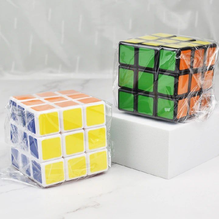 High Quality Professional Rubik's Cube 3x3x3 Quick Turn Rubik's Cube Pocket Puzzle Durable Design Rubik's Cube for Kids to Improve Cognitive Skills Perfect Toy Gift
