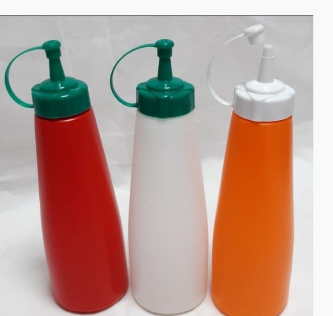 Squeeze Sauce Bottle Plastic sauce Bottle squeezable sauce bottle With an Attached Lid
