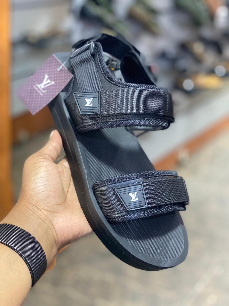 New Arrival Quality Sandals Men's Summer Slides Anti Slip Sole LV Sandals and Slippers Men's Sandals Adult Beach Open Shoes Non-slip Open-toe Sandals