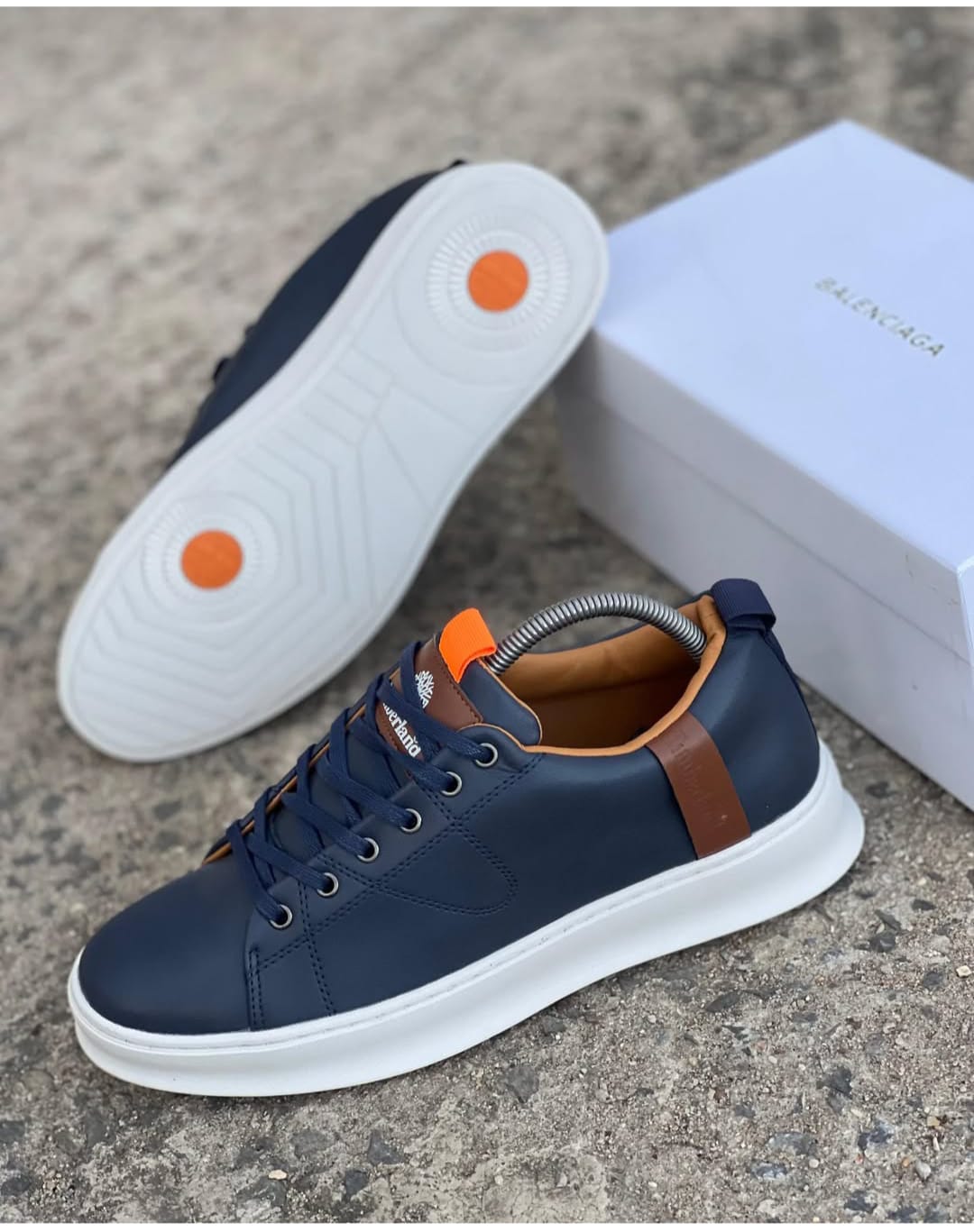 Timberland Casuals Classic Mens and women's Lace up Sneakers Unisex Comfortable Shoes Low Cut Girls and Boys Generic  Sports Shoes