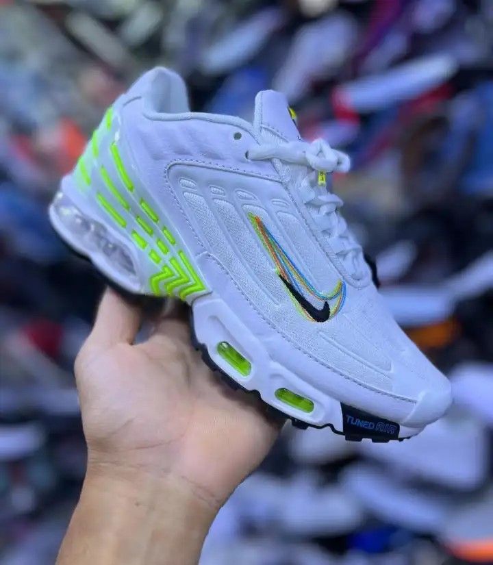 OFFER!! Latest TN TUNED PLUS Airmax fashion shoes breathable Unisex Men and Womens sneakers