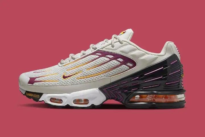 OFFER!! Latest TN TUNED PLUS Airmax fashion shoes breathable Unisex Men and Womens sneakers