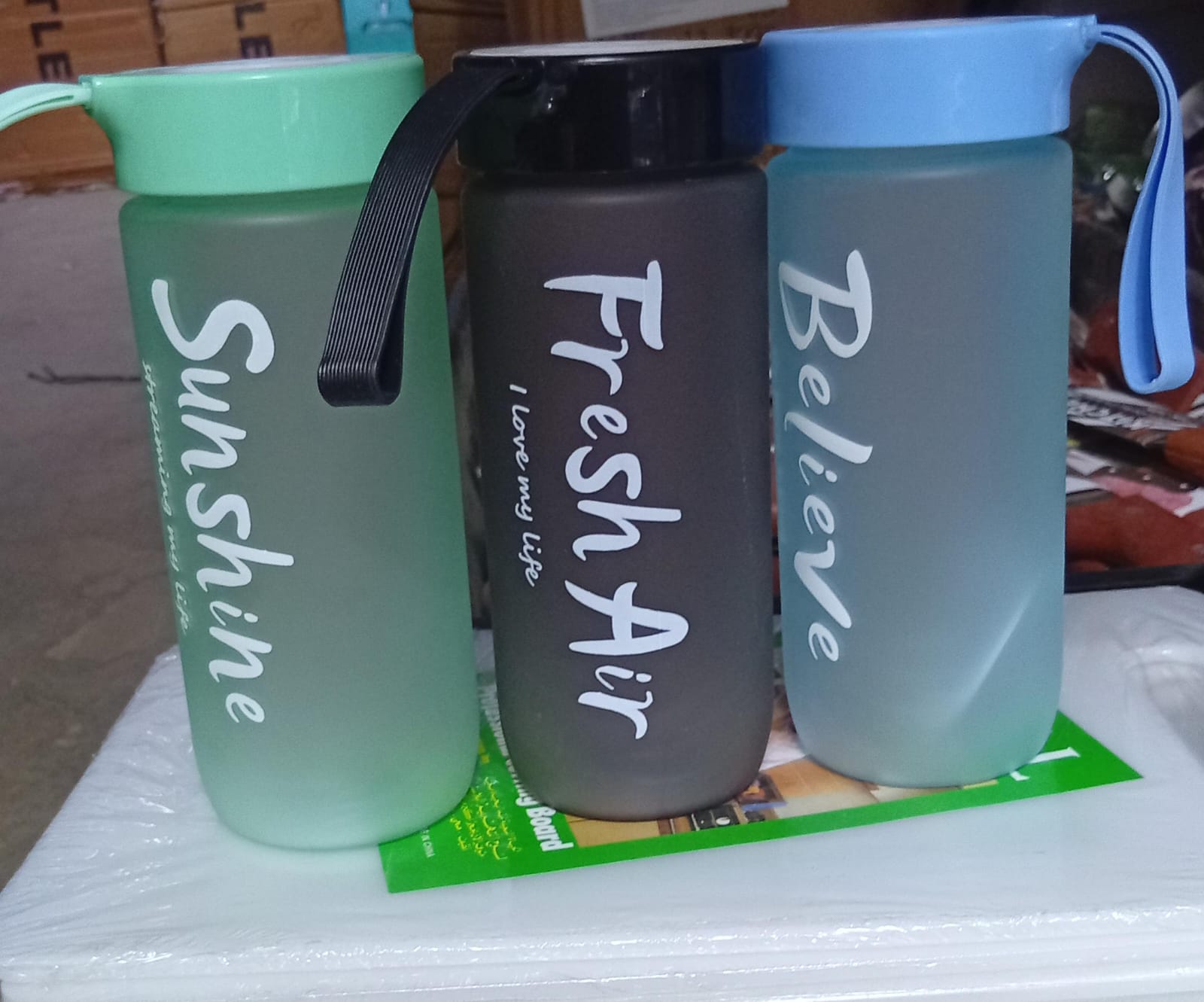 Elegant 

Sports Cup Couple Water Cup Plastic Portable Beverage Bottle Tarvel Outdoor Rope Bottle Kitchen Water Bottle Portable Plastic Cup Creative Gift Water Cup Advertising Sports Fruit Lemon Juice