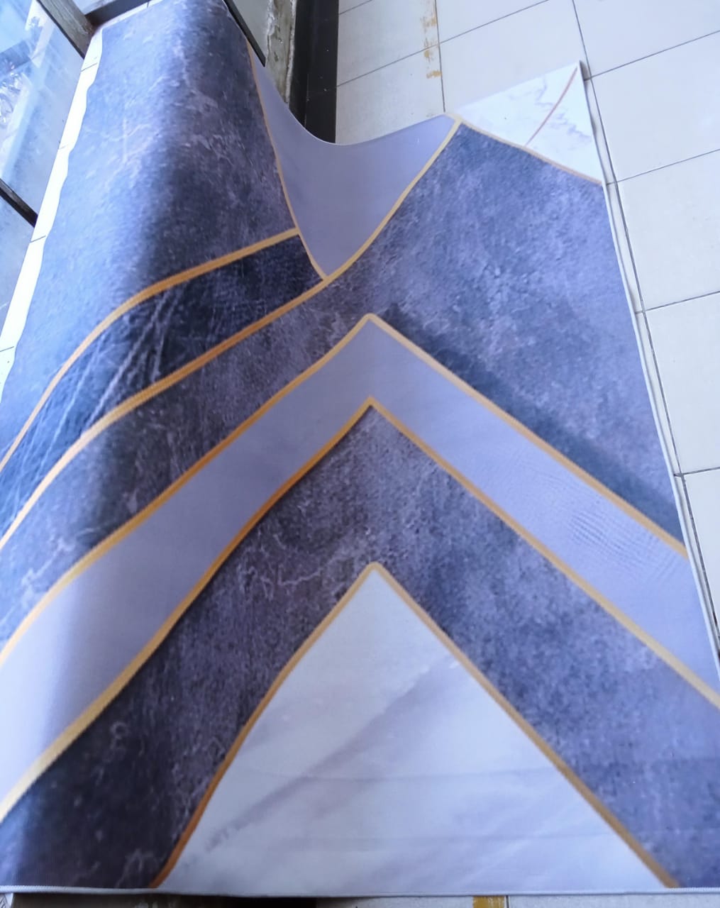 🥳🥳SHOP AT THE BEST DISCOUNTED PRICE 💯🥰🥳3D 3D_Print Carpets 21(7*10).In every room this elegant home decoration is a beautiful core.
It is a 100% polypropylene.
It is hard -wearing , stain resista