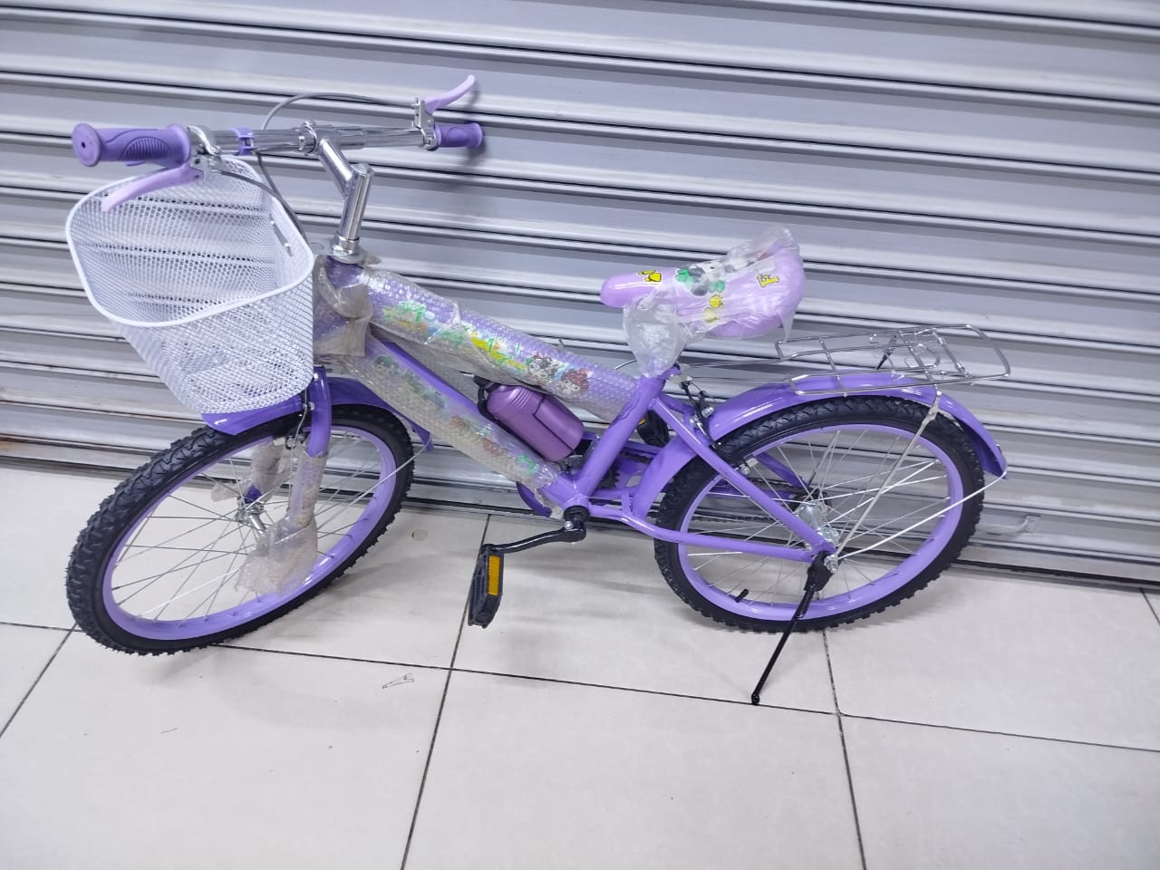 Nice Phoenix Size 20 – Fun, Stylish & Ready to Ride!
Let your child explore the world with confidence on the Nice Phoenix Size 20 Bicycle — designed for kids aged 6–9 years (approx. height 115–135 cm)