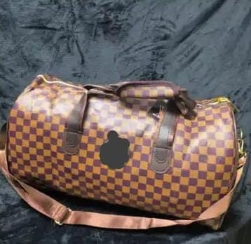 Duffle Bag — Your Ultimate Go‑Anywhere Companion! 💼
Whether you’re heading to the gym, weekend getaway, school, or short business trip, this duffle bag combines style, strength, and space to carry ev