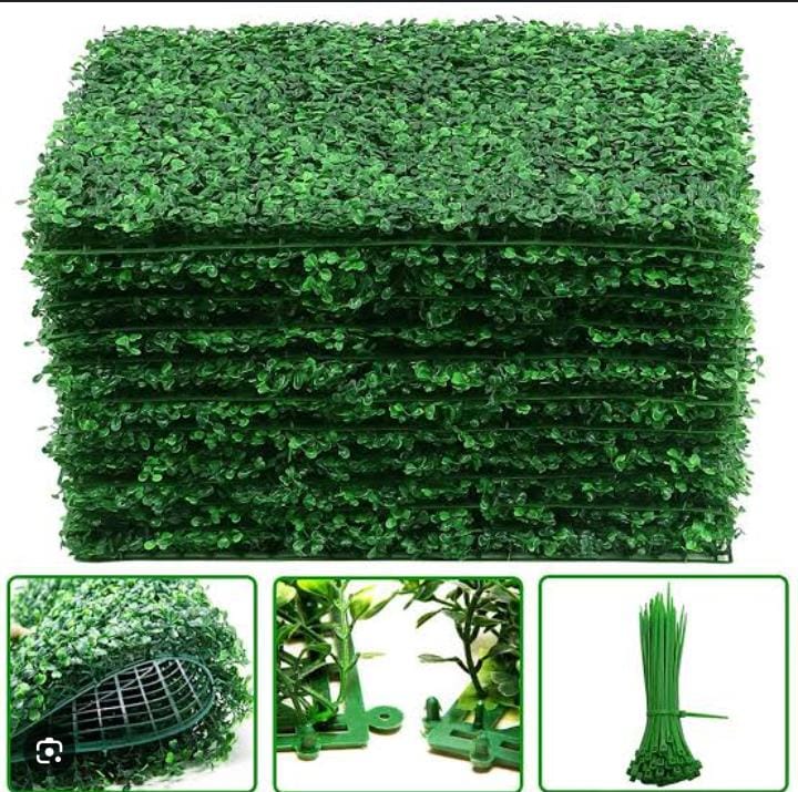 green artificial boxwood hedge panel designed for indoor or outdoor decorative privacy screens. 
Material: Typically constructed from durable, high-density polyethylene (PE) plastic. 
Features: Includ