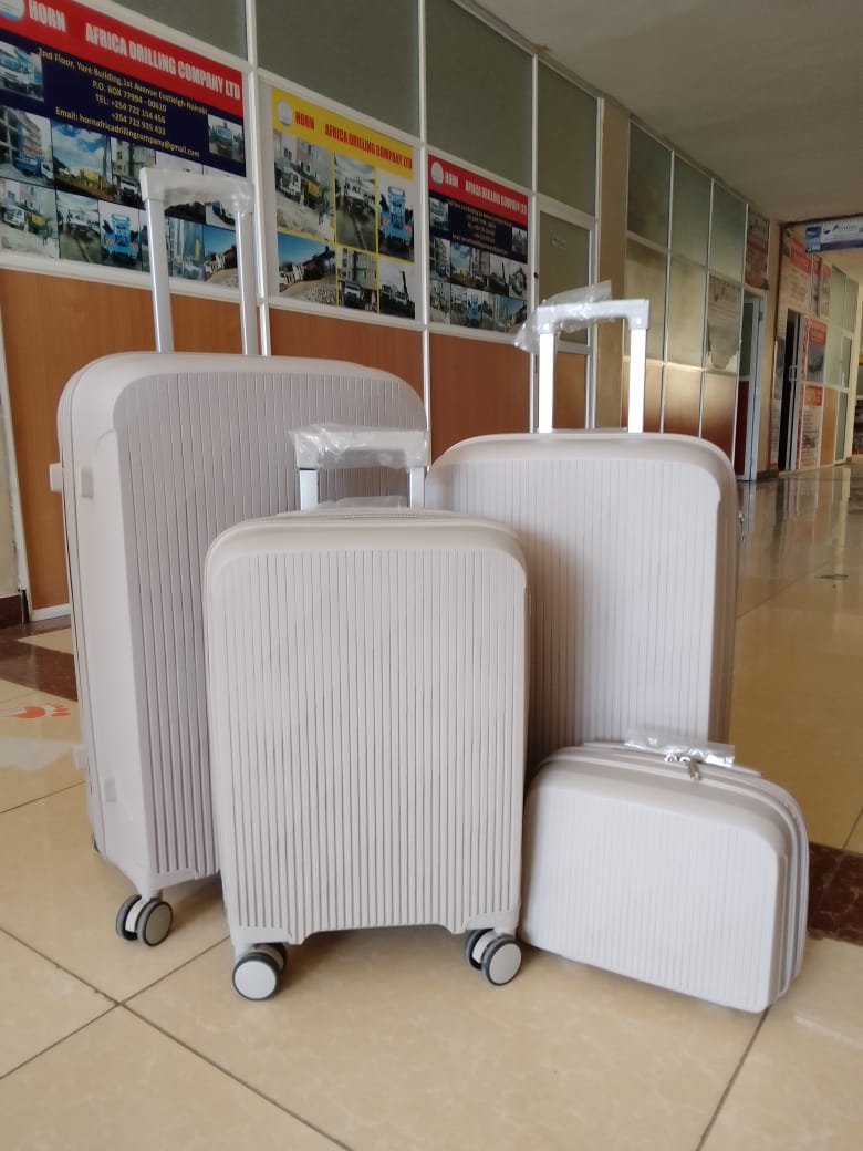 NEW TREND NEW STYLE ONLY AT KILLIMALL 💯 🔥 Fashion 4 IN 1 UNBREAKBLE LUXURIOUS RUBBER SUITCASE NOW AT OFFER PRICE 🎉