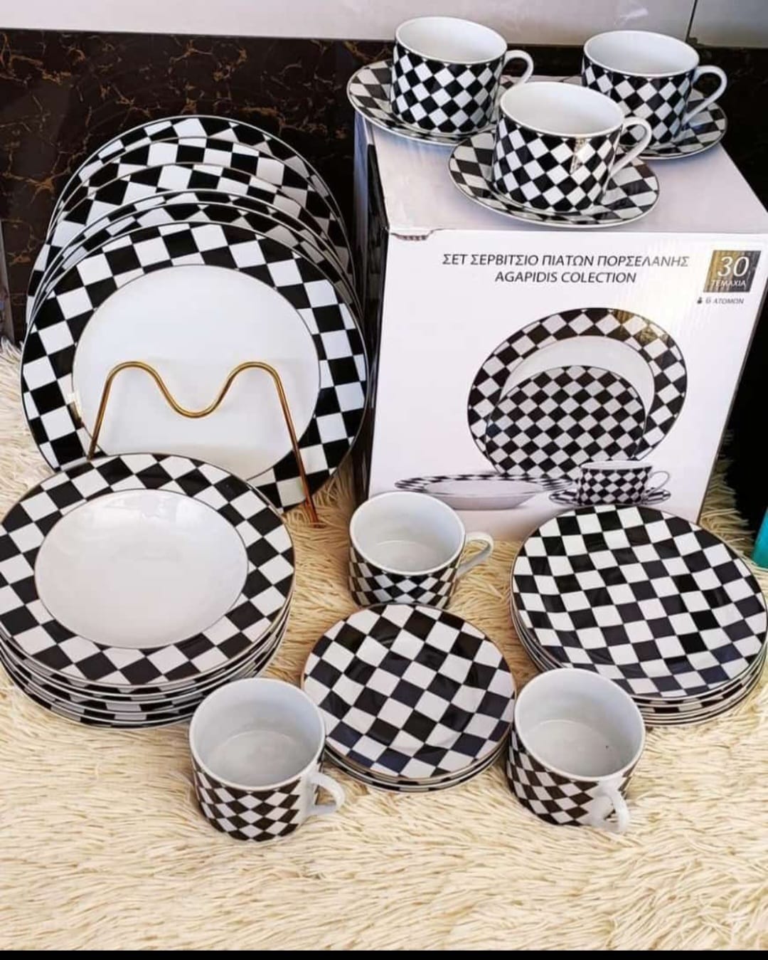 30pcs Ceramic Dinner Set . Made of premium good grade BPA free ceramics. Easy to clean and are dishwasher and microwave safe. Great yo serve in numerous occasions such as lunch👆😀, breakfast and supp