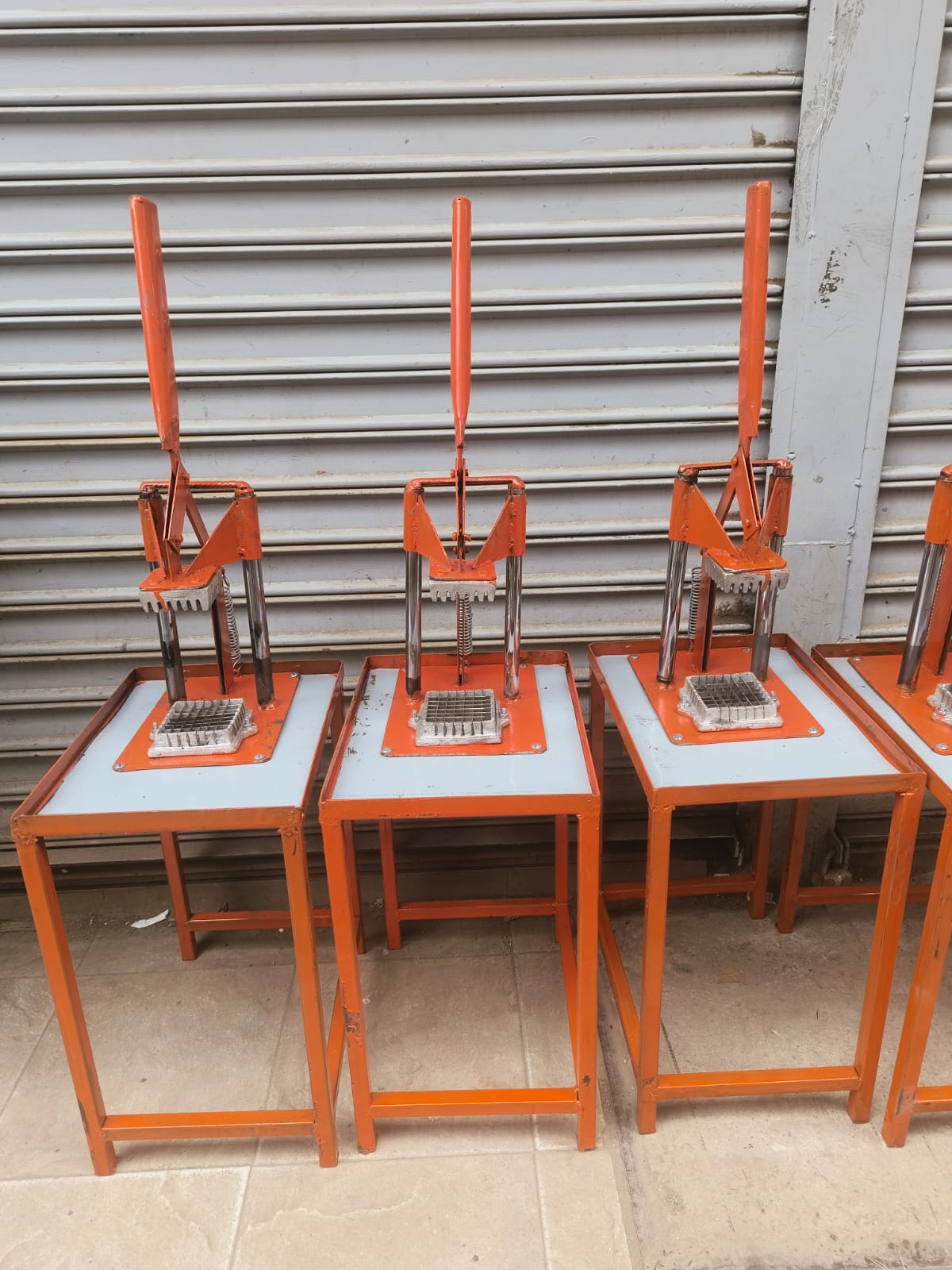 PRICE DROPPED🦋Heavy Duty Commercial Chips Cutter🎇Makes potatoes, vegetable and fruit sticks up to 2.5 in length
Easy to clean, all parts removable
Great  for home and restaurant
Made of stainless st