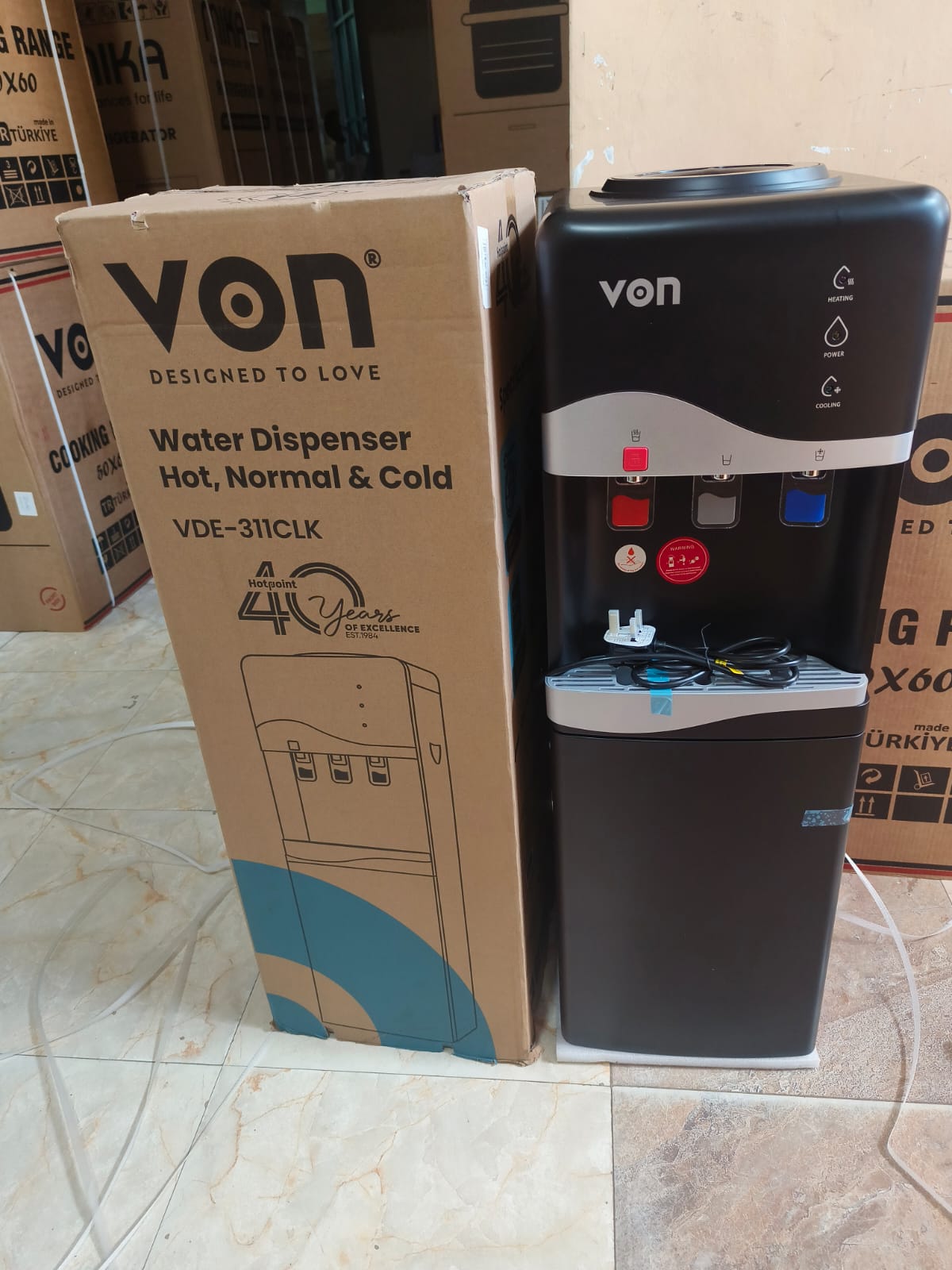 ✔️VON✔️▪️YOUR TRUSTED BRAND▪️VON Hotpoint 3Tap Water Dispenser Hot and Cold and Normal Electric Cooling Cup Cabinet with Child Lock On Hot Faucet.Electric Cooling
Freestanding
3 taps - hot, normal & c