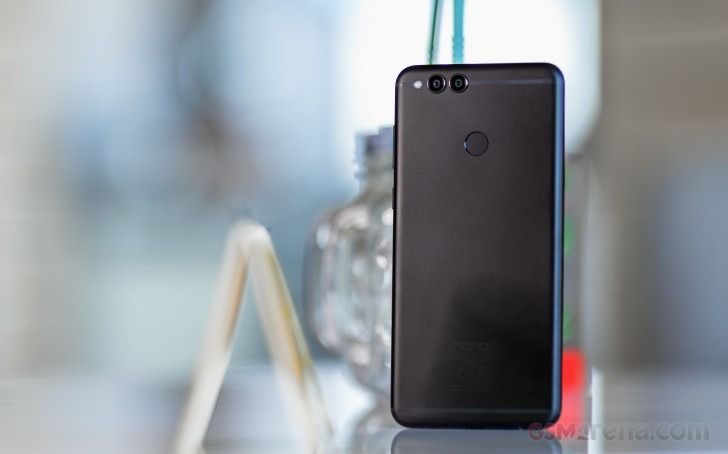 REFURBISHED HUAWEI HONOR 7X 64GB ROM 4GB RAM DISPLAY 6.0 INCHES REAR CAMERA 16MP+2MP FRONT CAMERA 8MP FINGERPRINT (rear-mounted) INBUILT BATTERY BLACK