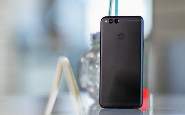 REFURBISHED HUAWEI HONOR 7X 64GB ROM 4GB RAM DISPLAY 6.0 INCHES REAR CAMERA 16MP+2MP FRONT CAMERA 8MP FINGERPRINT (rear-mounted) INBUILT BATTERY BLACK