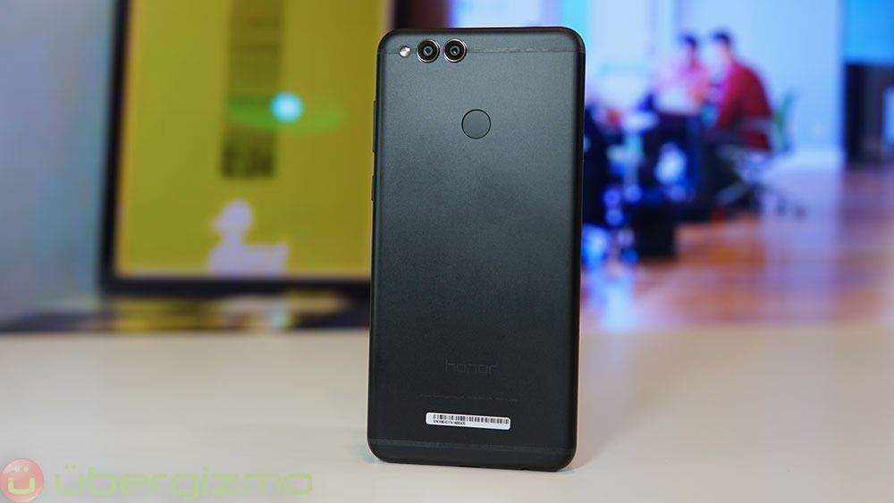 REFURBISHED HUAWEI HONOR 7X 64GB ROM 4GB RAM DISPLAY 6.0 INCHES REAR CAMERA 16MP+2MP FRONT CAMERA 8MP FINGERPRINT (rear-mounted) INBUILT BATTERY BLACK