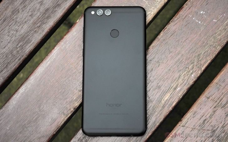 REFURBISHED HUAWEI HONOR 7X 64GB ROM 4GB RAM DISPLAY 6.0 INCHES REAR CAMERA 16MP+2MP FRONT CAMERA 8MP FINGERPRINT (rear-mounted) INBUILT BATTERY BLACK