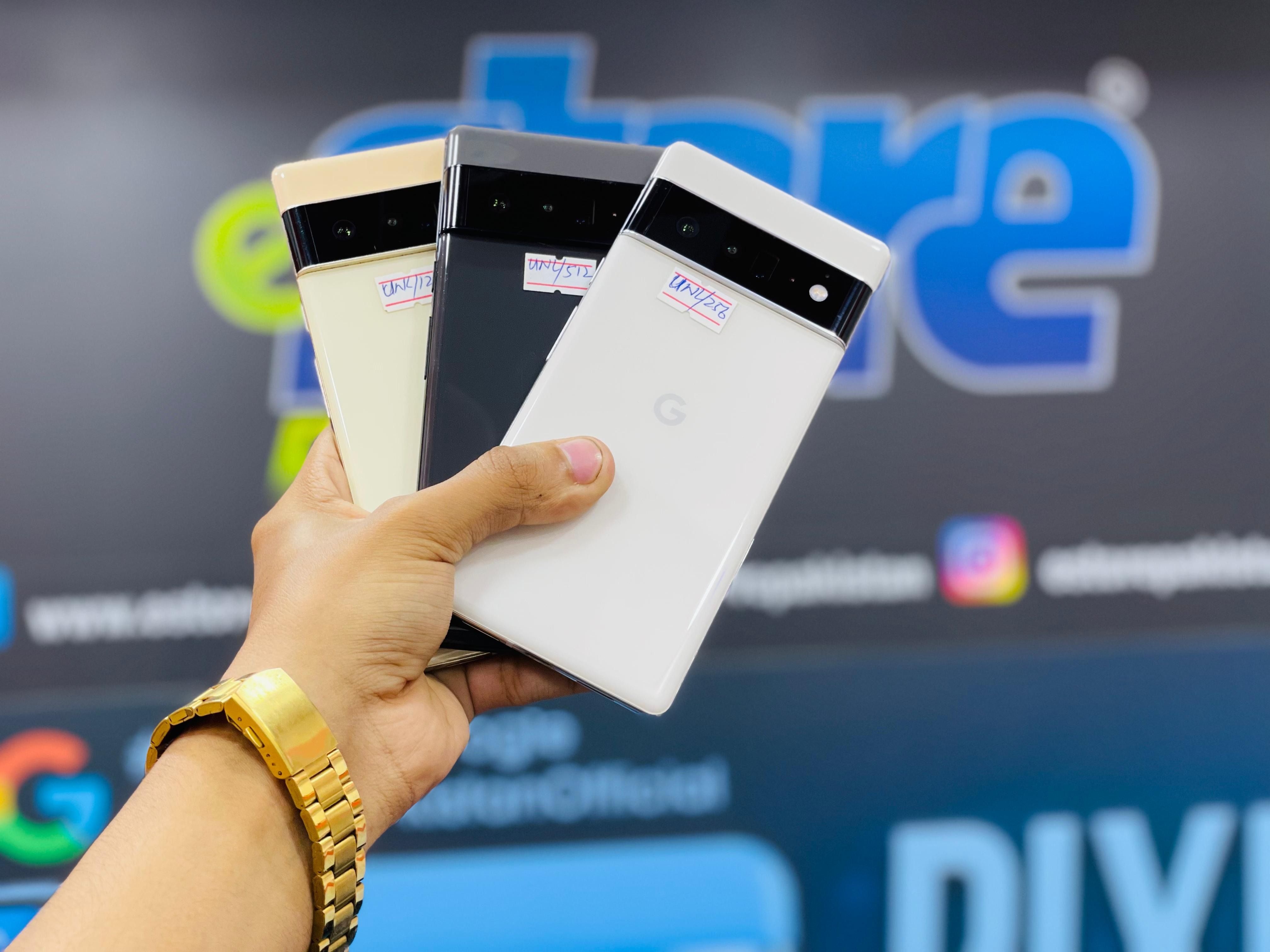 REFURBISHED GOOGLE PIXEL 6 PRO 128GB ROM 8GB RAM DISPLAY 6.7 INCHES REAR CAMERA 50MP + 12MP + 48MP FRONT CAMERA  11.1MP ANDROID 15 BATTERY CAPACITY 5003Mah BLACK