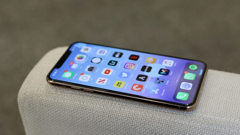 REFURBISHED IPHONE 11 PRO 256GB ROM DIPLAY 5.8 INCHES  REAR CAMERA 12MP + 12MP + 12MP FRONT CAMERA 12MP IOSS 26.3  BATTERY HEALTH ABOVE 97%