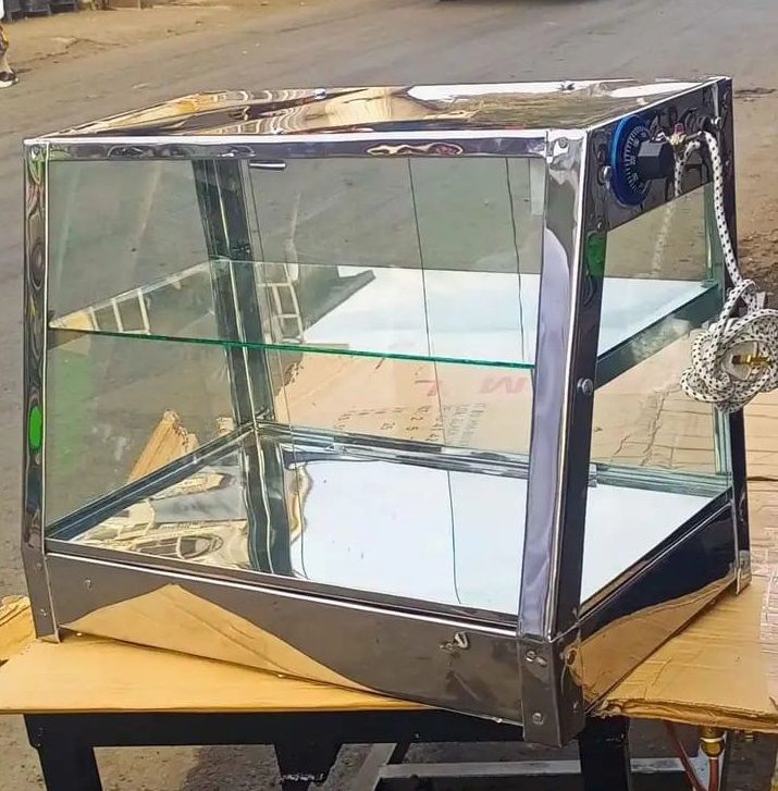Chips warmer/food warmer display.The displays are made out of durable stainless steel and glass, lasting for a long period of time without rusting. You can effectively attract customers by presenting