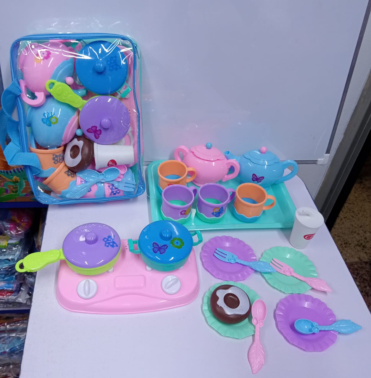 🦋Baby Girls Toys Kitchen Play Set🎇Affordable.UnbreakableEnables your kids to be creative Have a bright colour📍look as real and are not designed in a way that it can harm the baby. Some of the utens