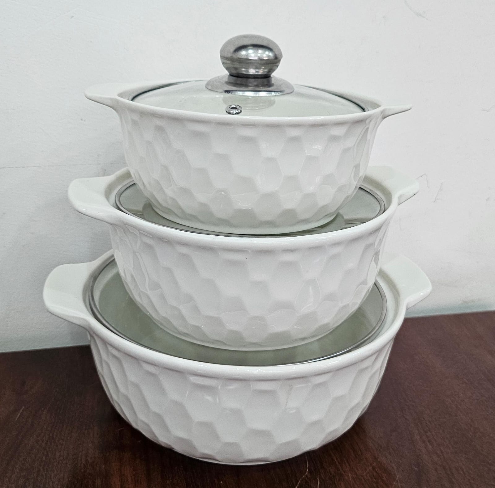 🥀✨New and unique patterns alert💫🎯3 PCS CERAMIC SOUP BOWLS/POTS.High quality 3in1 ceramic Soup Pots ,Capacity: 3Litres,2Litres& 1litre White color