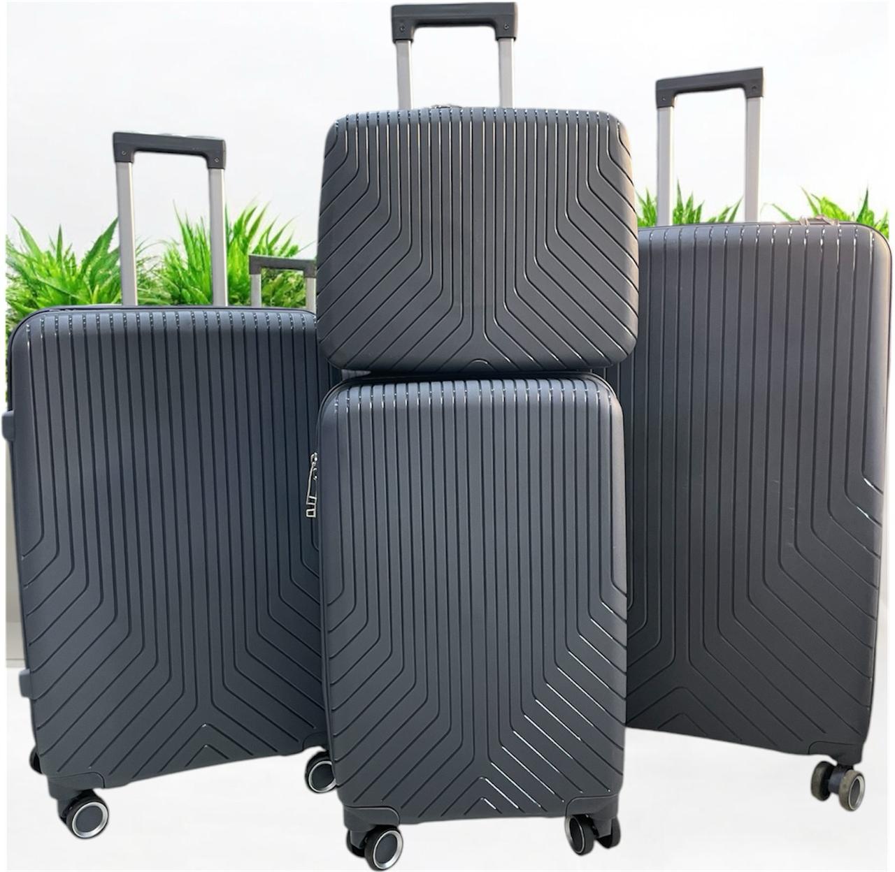 🍊🍊4 IN 1 UNBREAKBLE LAXURIOUS RUBBER SUITCASE BRIEFCASE TRAVEL BAG✨️Made of high-quality materials 
Sleek and stylish design
4-in-1 design 
Hard outer shell