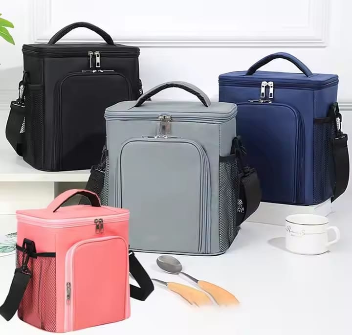 🦋AVAILABLE🎀Double Compartment Thermal Insulated Lunch Box Food Bag Picnic Storage Bag🎇Spacious enough to fit 6 cans of soda, or one person’s lunch and more! Perfect for working, school, travel, sho