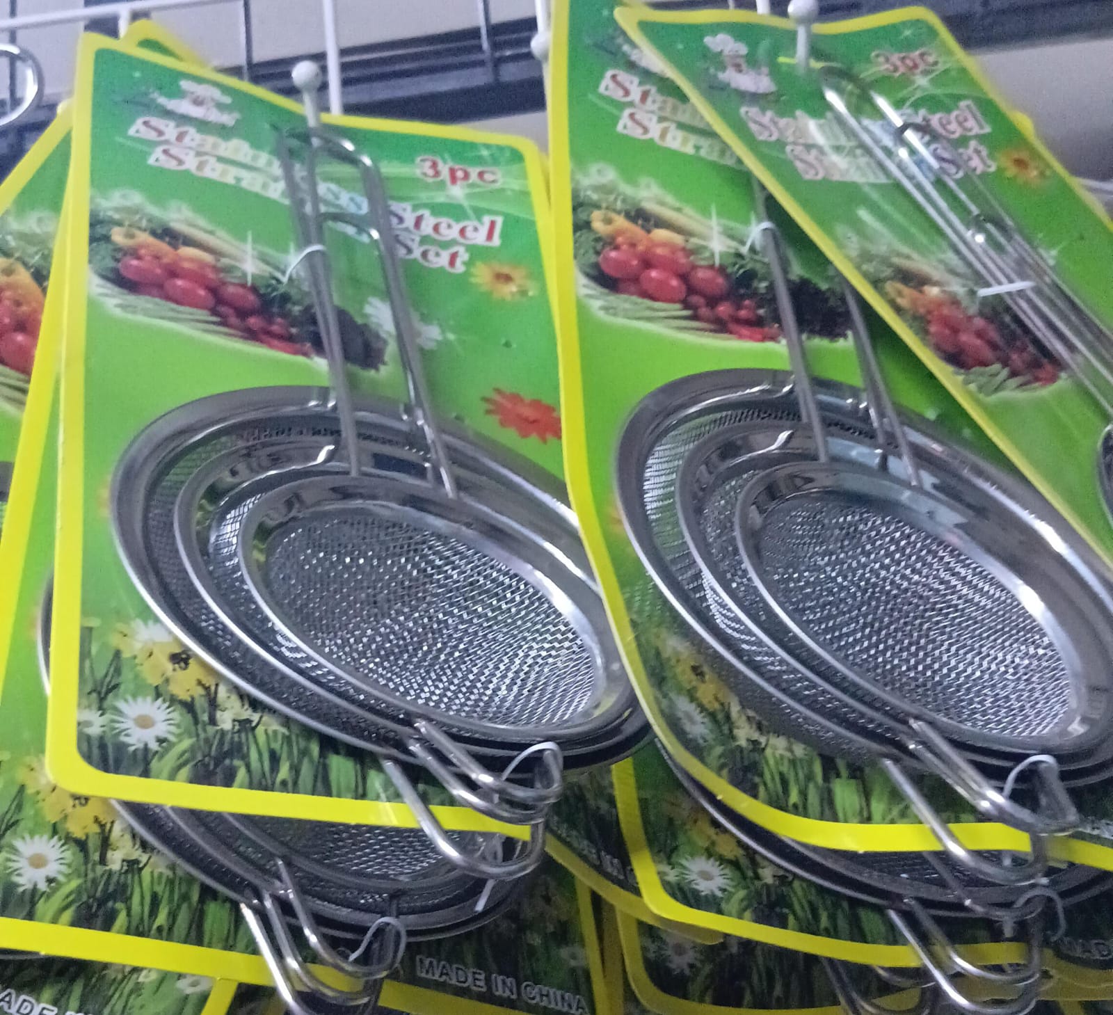 SIEVE SET. 3 IN 1 Stainless Steel Fine Mesh Sieve Strainer Set, Suitable For Straining Tea, Sifting Flour, Rinsing Rice, Quinoa, Vegetables, or Straining Pasta.