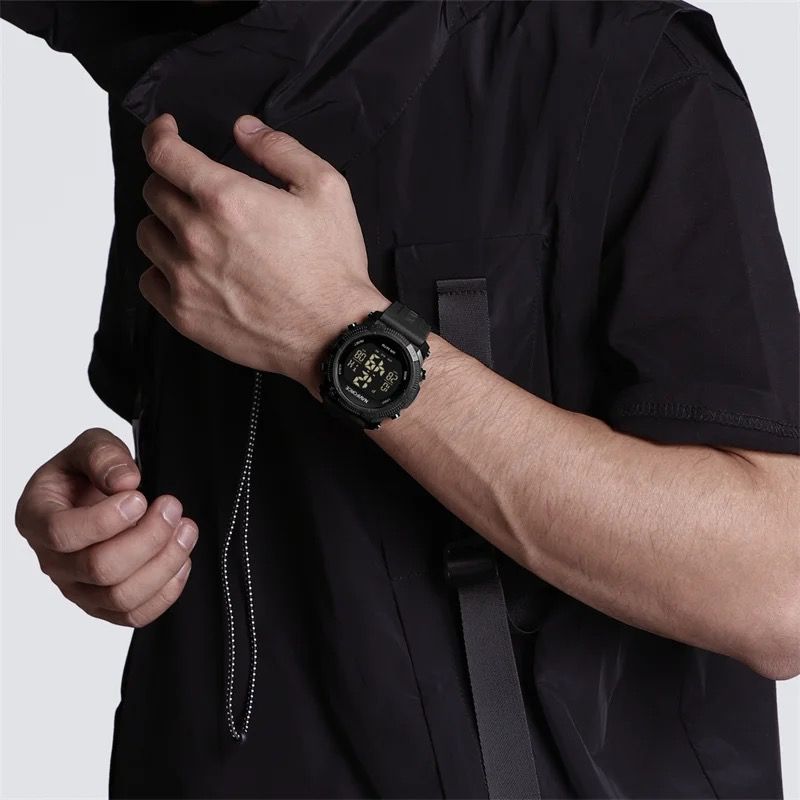 Naviforce Men's Digital 50M Waterproof classic wrist watch