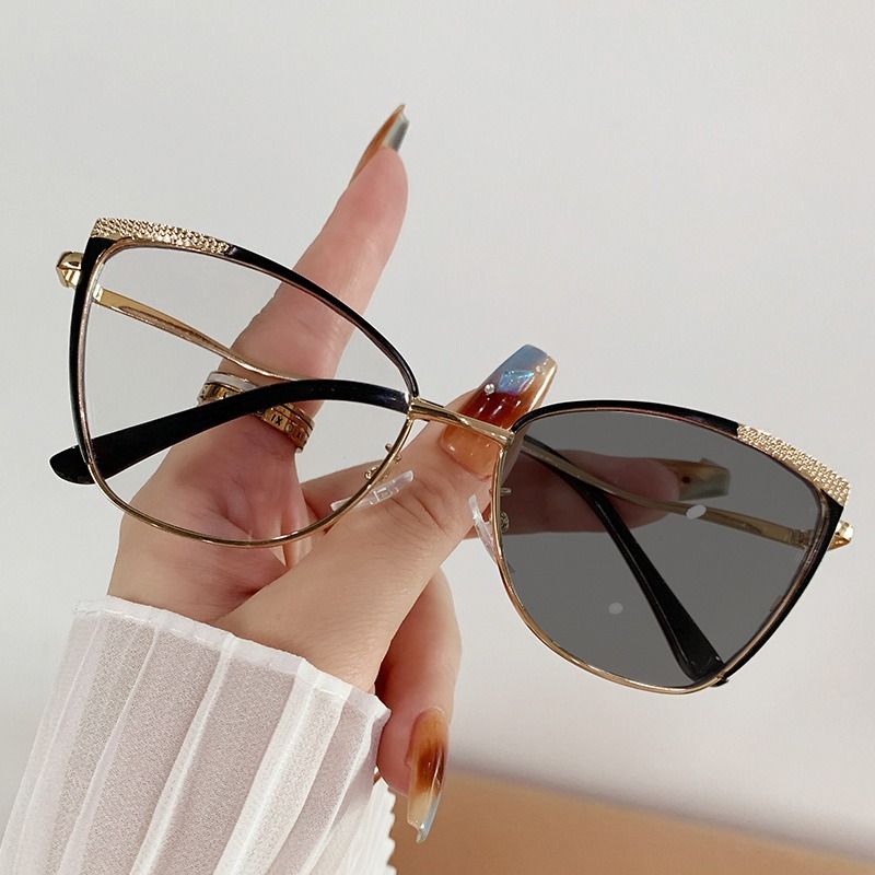 2025 Fashion Anti Blue Light Eyewear Photogray Sunglasses Metal Cat Eye Glasses Photochromic Eyeglasses Sunglasses Blue Light